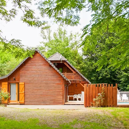 Chalet 170m2 Avec Clim- Piscine Privee - Jacuzzi - 5 - 8 Lits - 12 Pers Max - 20 Min D'aurillac *