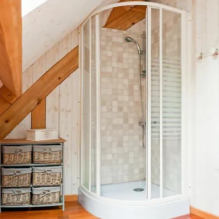 Chalet 170m2 Avec Clim- Piscine Privee - Jacuzzi - 5 - 8 Lits - 12 Pers Max - 20 Min D'aurillac *