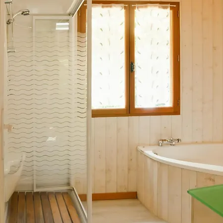 170m2 Avec Clim- Piscine Privee - Jacuzzi - 5 - 8 Lits - 12 Pers Max - 20 Min D'aurillac Boisset (Cantal)