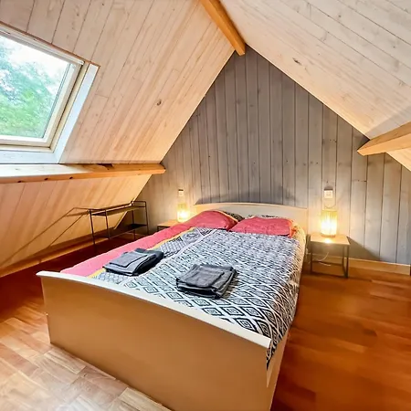 Chalet 170m2 Avec Clim- Piscine Privee - Jacuzzi - 5 - 8 Lits - 12 Pers Max - 20 Min D'aurillac *