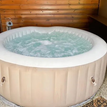 Chalet 170m2 Avec Clim- Piscine Privee - Jacuzzi - 5 - 8 Lits - 12 Pers Max - 20 Min D'aurillac Boisset (Cantal)